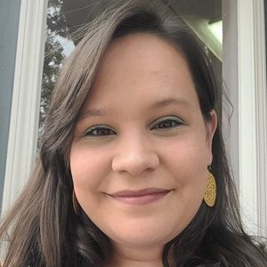 Meet your Posher, Alicia